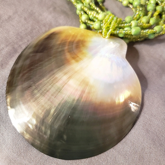 Shell Pendant necklace - Picture 1 of 3